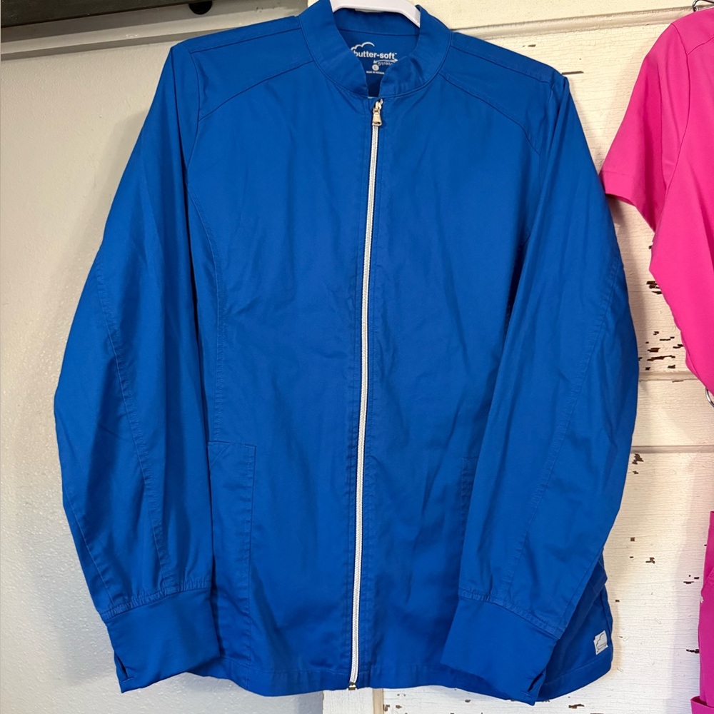 Easy Stretch Butter Soft Royal Blue Scrub Jacket Large worn 1x
